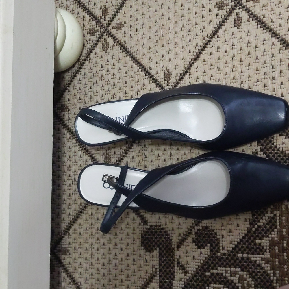 Black Connie heels, 7 1/2